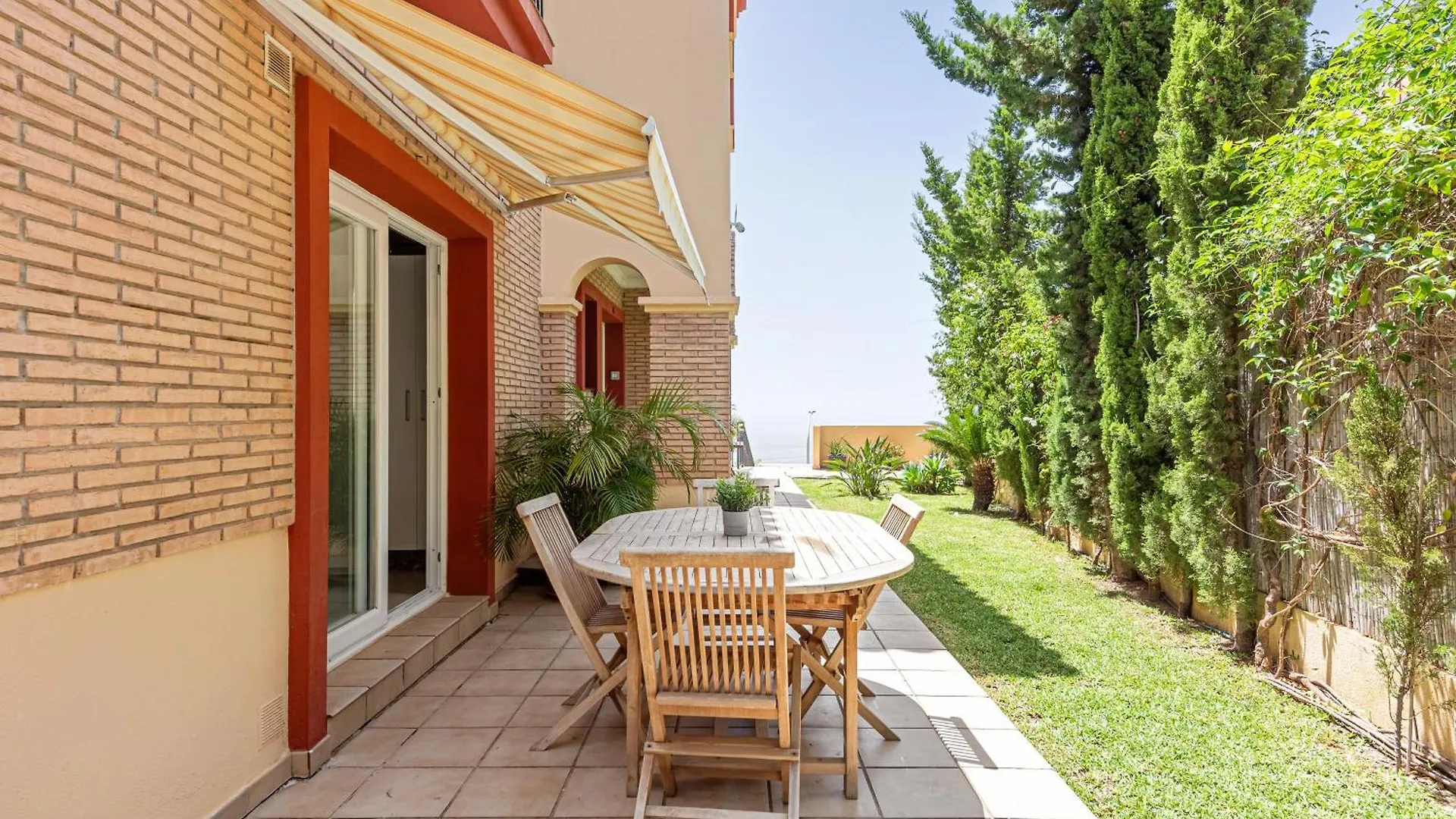 Casa Familiar Con Piscina Frente Al Mar Villa Torre de Benagalbon