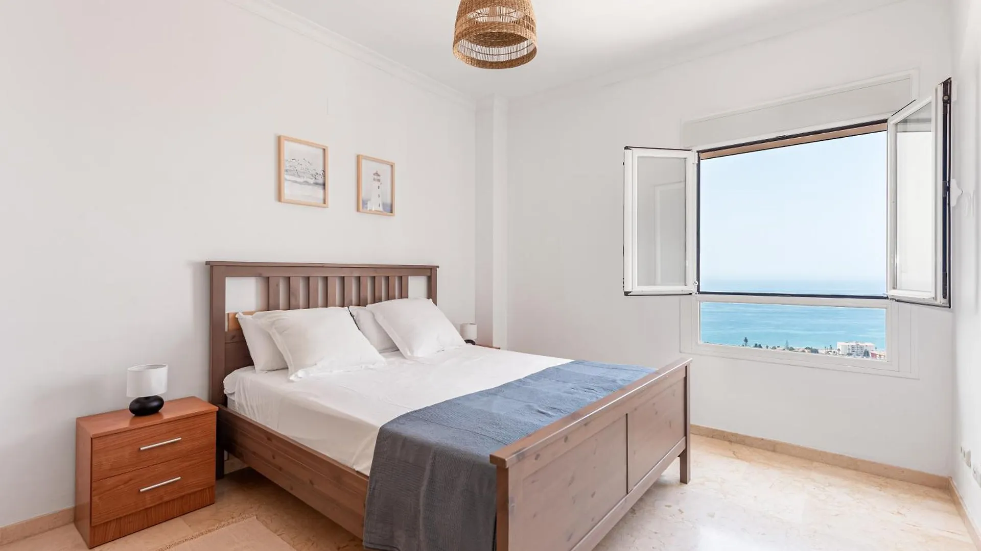 Casa Familiar Con Piscina Frente Al Mar Villa Torre de Benagalbon Spain