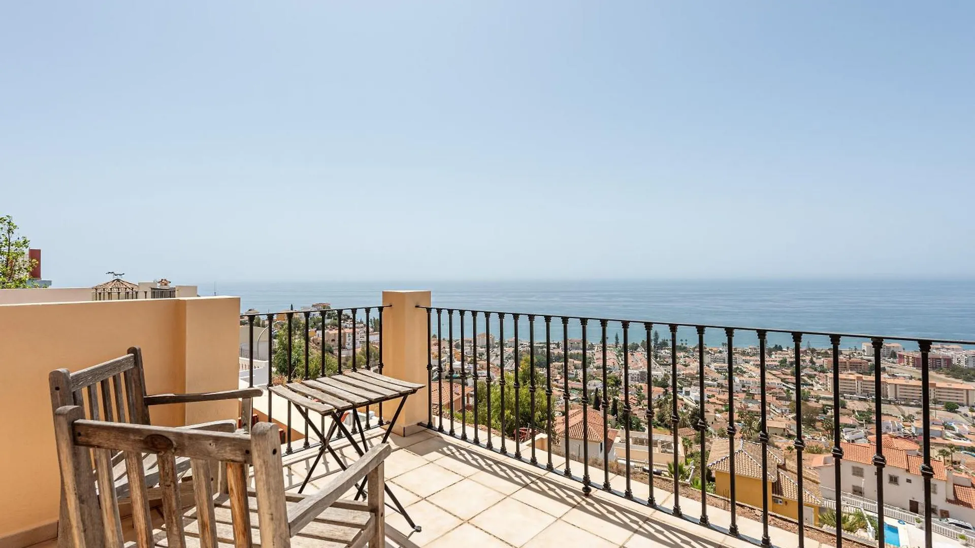 Holiday home Casa Familiar Con Piscina Frente Al Mar Villa Torre de Benagalbon Spain