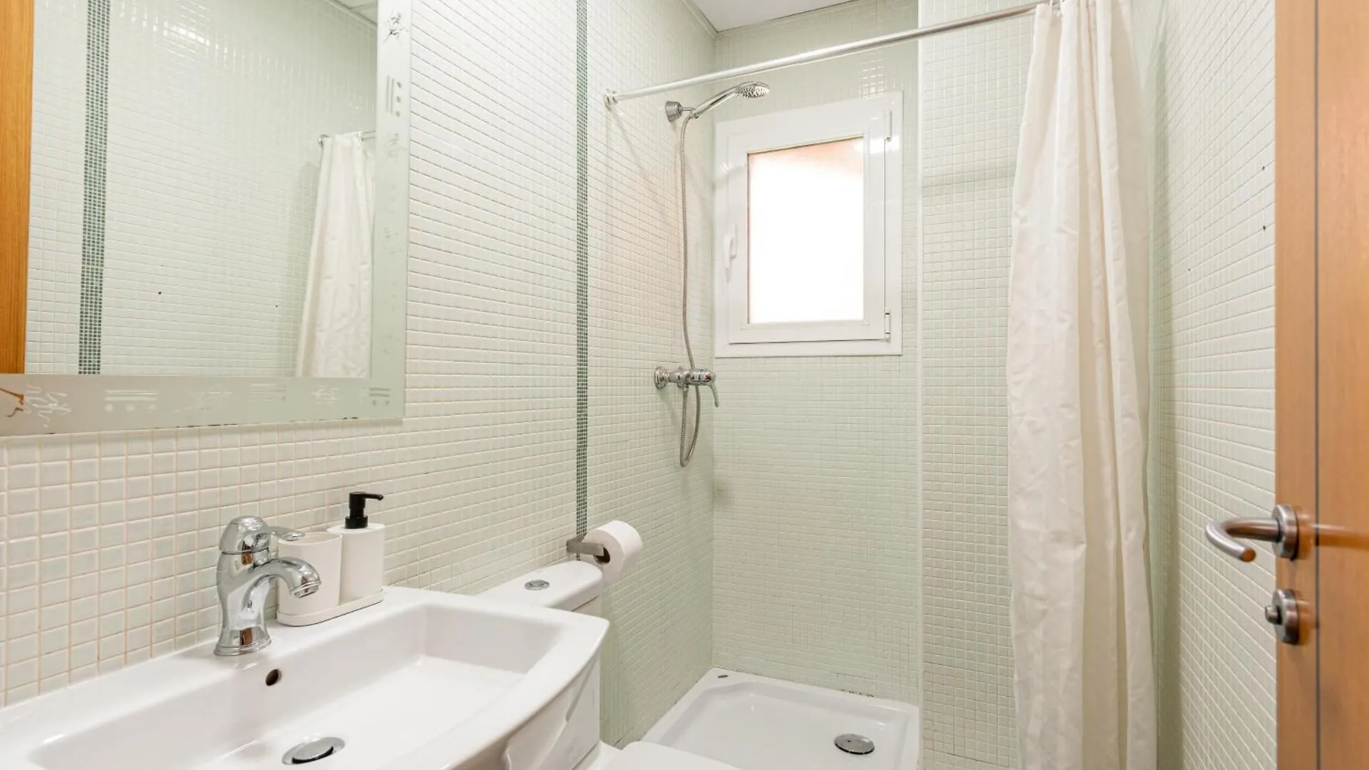 Holiday home Casa Familiar Con Piscina Frente Al Mar Villa Torre de Benagalbon Spain